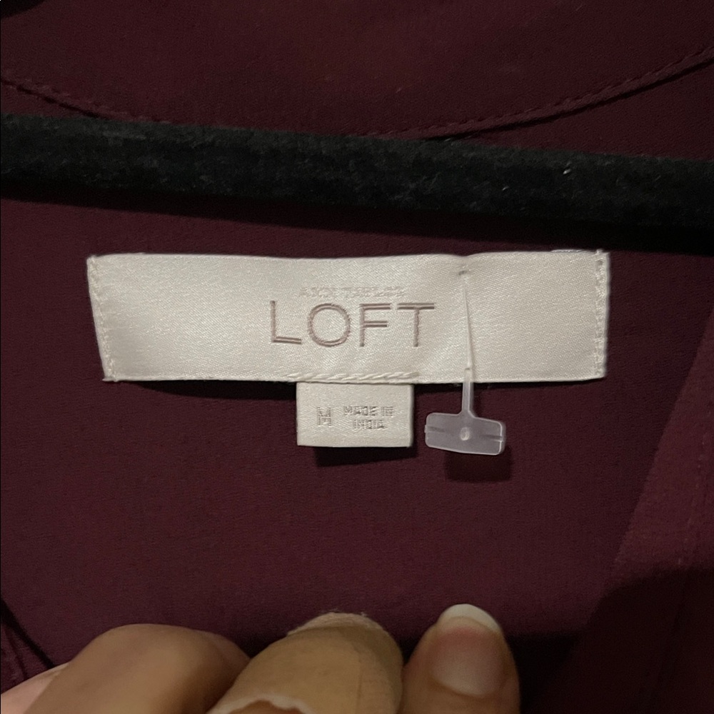 NWOT LOFT Beautiful Women's Burgundy Button Up Blouse Very Soft To Touch SZ M - Picture 9 of 11